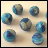 Blaue Perlen